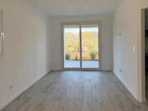 Casa Duplex 4 Amb con Cochera, Galeria y Jardin Chic Village