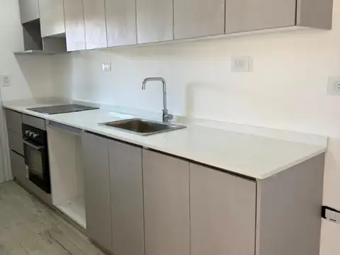 Casa en Alquiler con 1 cochera
