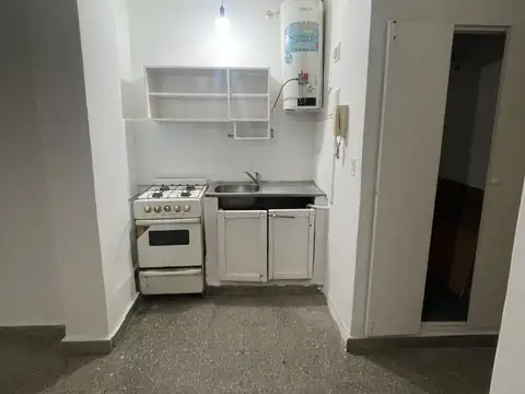 MONOAMBIENTE PLANTA BAJA CENTRO DE CASEROS