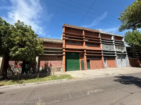 Galpón Industrial 2063 m² con 3 Puentes Grúa, Horno Metalúrgico y Montacargas.- Tablada