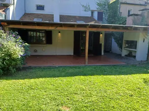 Padre Acevedo 3500 Gran casa familiar con psicina y parrilla