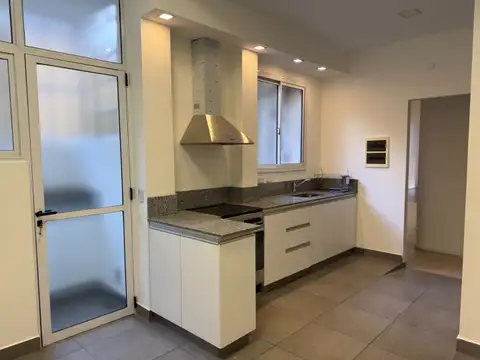 San Martín 600 , Piso 1
