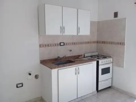 Departamento en Alquiler en Villa Ballester, $ 350.000