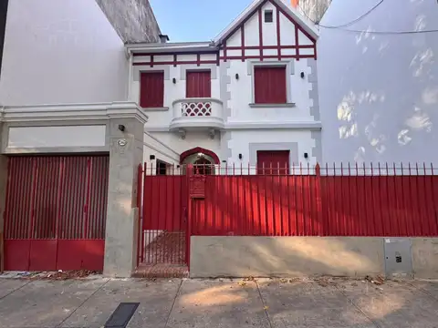 Local con gran potencial comercial en Villa del Parque – Zona Comercial