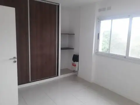 Departamento en Alquiler en Granadero Baigorria, $ 850.000