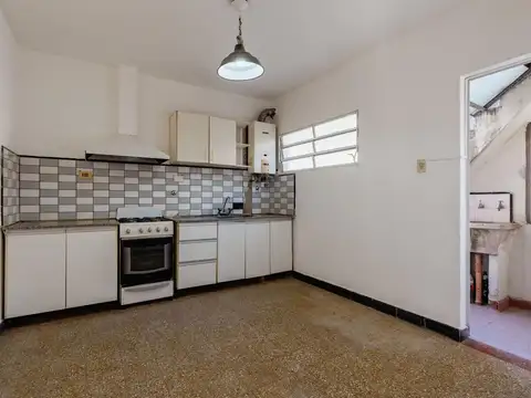 Casa 3 ambientes con 1 baño