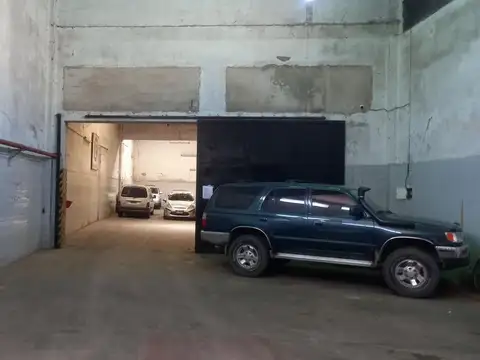 Galpon en Alquiler en Flores, USD 7.800