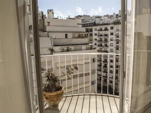 Av. Callao al 1770  y Av. Quintana,  9 Piso. Duplex. Balcón Terraza.  2 Cocheras fijas.