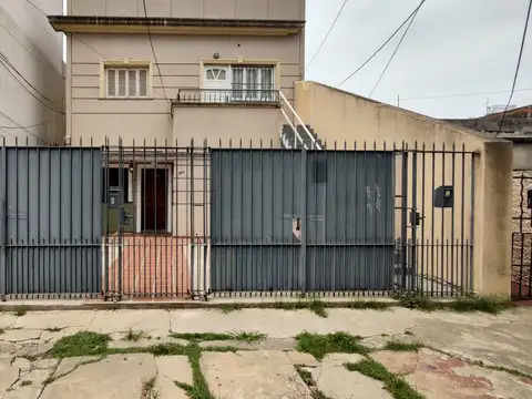 PH 3 Ambientes en planta baja con cochera y patio