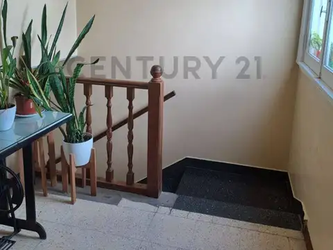 Diagonal 107 100, Piso 1