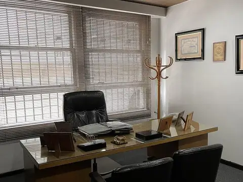 Oficina en venta y alquiler en Microcentro de 117 m2