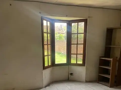 Casa 3 ambientes con 1 baño