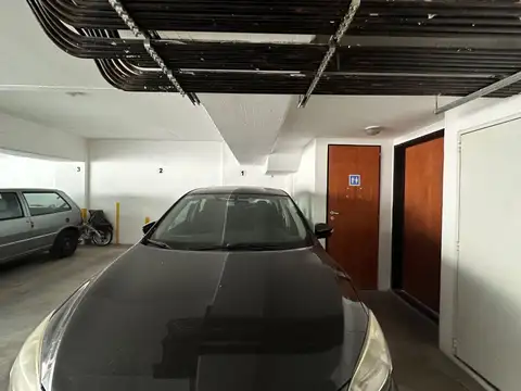 Venta Cochera en Parque Chas Excelente Ubicación