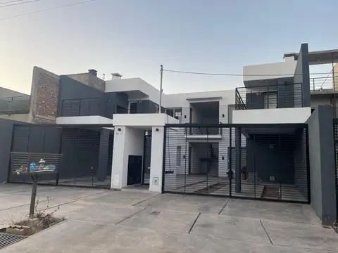 VENTA DEPARTAMENTO EN PB CON PATIO - MAIPU