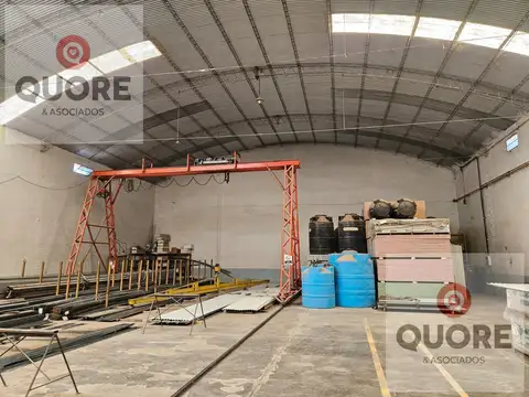 ALQUILER 3 Galpones más 6.300m2 de Predio libre en Cipolletti