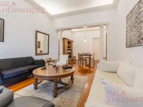 Manuela Pedraza 2400