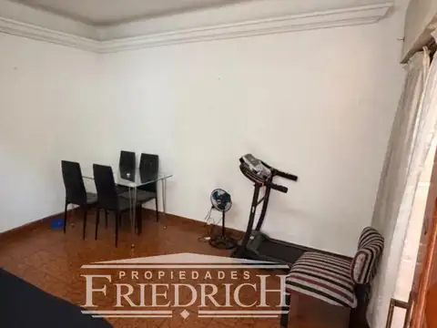 Casa en Venta con 4 cocheras