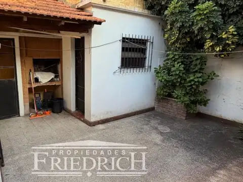 CASA EN VENTA - MORÒN - ACEPTA VEHICULO EN PARTE DE PAGO