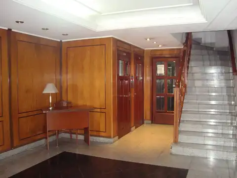 Avellaneda 100, Piso 9