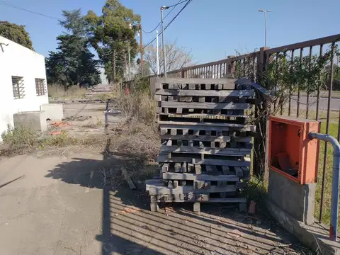 Avenida 44 entre 211 y 212 4800