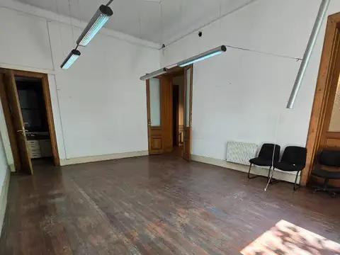 Oficina en Alquiler 140 años