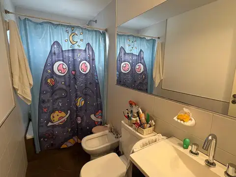 Departamento 1 dormitorio por escalera.