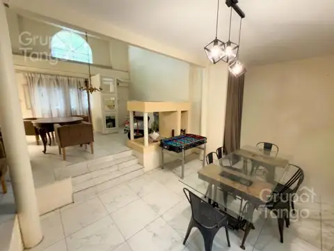 Depto Tipo Casa en Venta de 8 ambientes