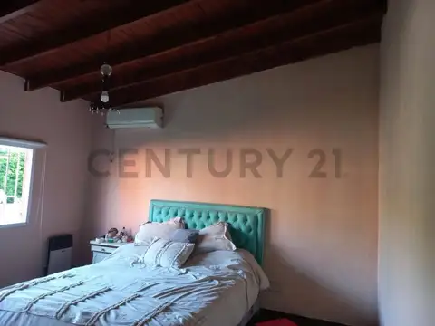 CASA 2 DORMITORIOS EN ALQUILER  EN SICARDI CON PILETA