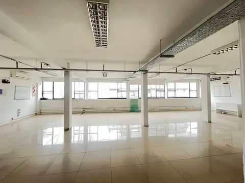 Oficina en Alquiler 40 años