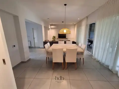 Casa de categoría  en Venta Siete Soles 3 dormitorios 2 baños con pileta