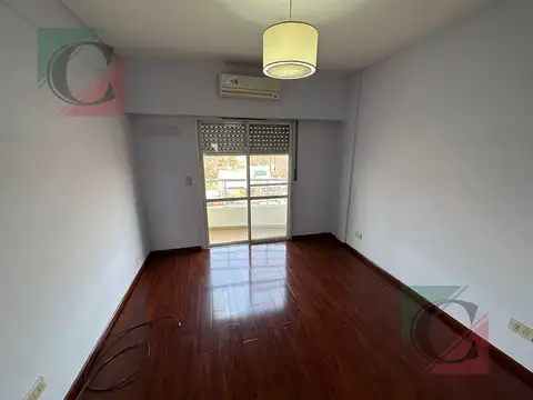 Departamento 2 ambientes con Cochera