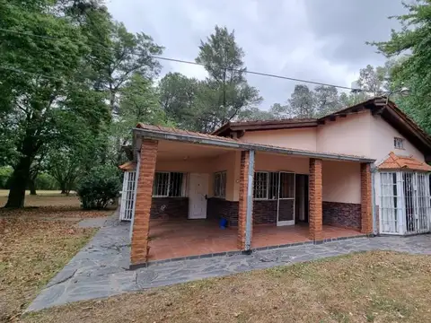 Importante Casa en venta  en La Lonja, en la calle Pampa. RETASADA