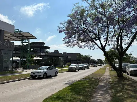 Oficina en Av. Peron