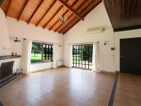 Casa 4 ambientes con 3 baños