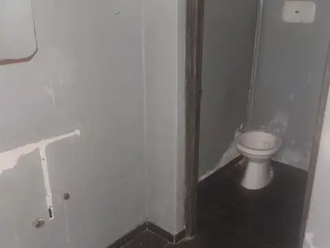 Local Comercial y Deposito c/ Oficinas en 2 plantas 475 m²- Lomas Del Mirador