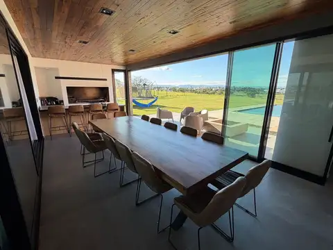 Casa en Venta en La Cascada Country Golf, USD 700.000