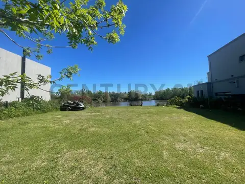 VENTA LOTE BARRIO NAUTICO ESCOBAR CON AMARRADERO APTO CREDITO ACEPTA PROPIEDAD EN PARTE DE PAGO