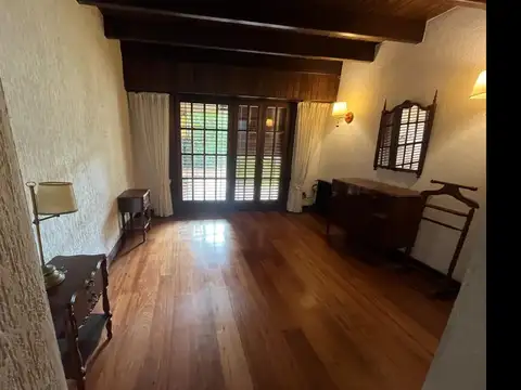 LINDISIMA CASA EN ALQUILER ANUAL LOS TRONCOS