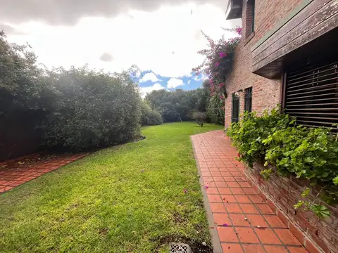 Casa en Alquiler en Los Troncos, USD 2.500