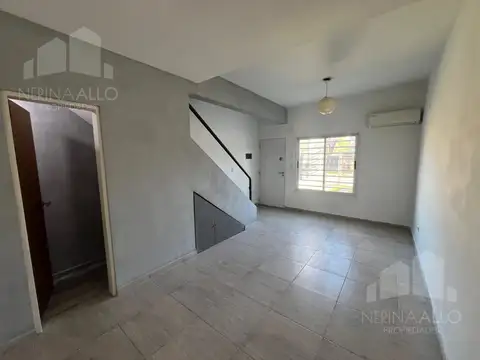 Depto Tipo Casa en Alquiler de 3 ambientes