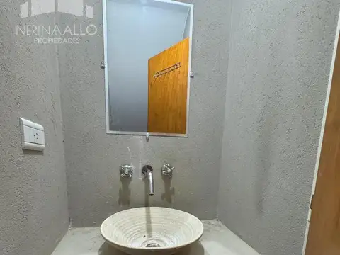 Depto Tipo Casa en Alquiler en Villa Gobernador Udaondo, $ 800.000