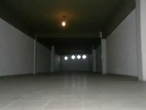 Av. Hipolito Yrigoyen 1400