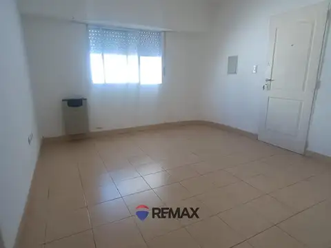 DEPARTAMENTO 1D 2 PISO POR ESCALERA