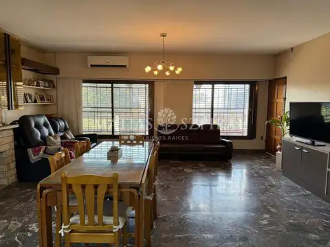 Casa 4 ambientes con 3 baños