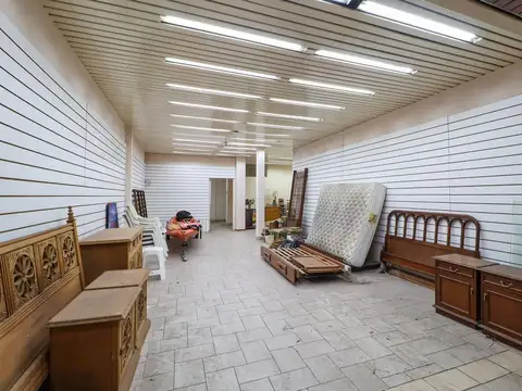 VENTA  CASA 5 amb / PARQUE y 2 LOCALES COMERCIALES