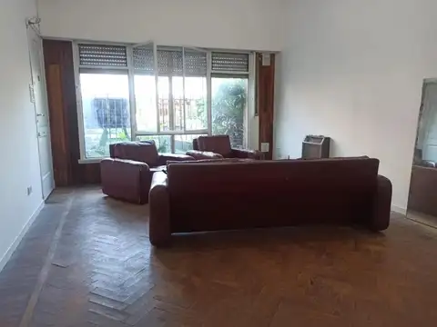 Casa en venta - 2 Dormitorios 1 Baño - La Matanza