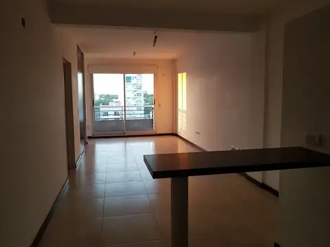 Amplio Monoambiente con balcón