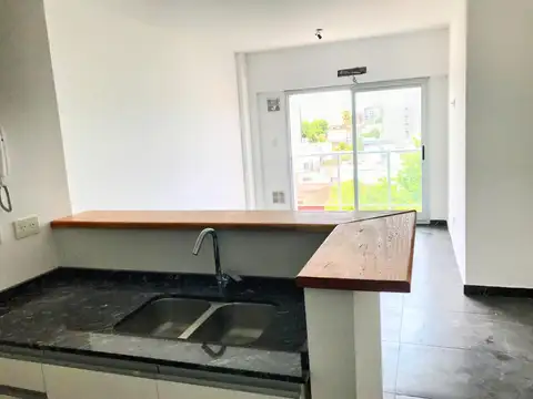 Departamento monoambiente con Balcón y Cochera