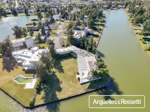 Venta Casa 3 Dormitorios Country Aldea Lago