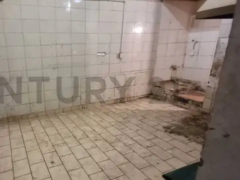 VENTA LOCAL EN VILLA URQUIZA PERMUTA FINANCIA